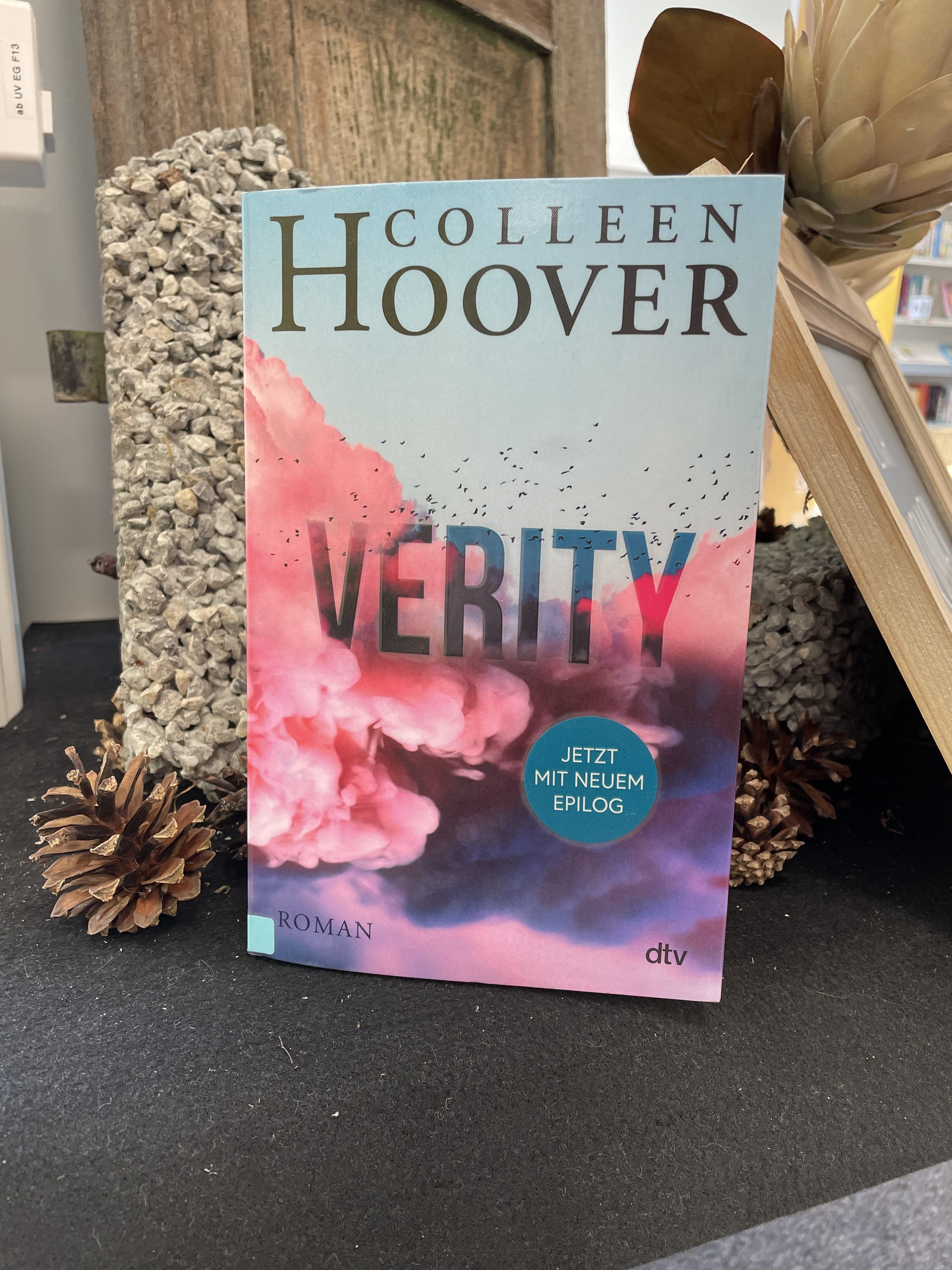 Colleen Hoover, Verity