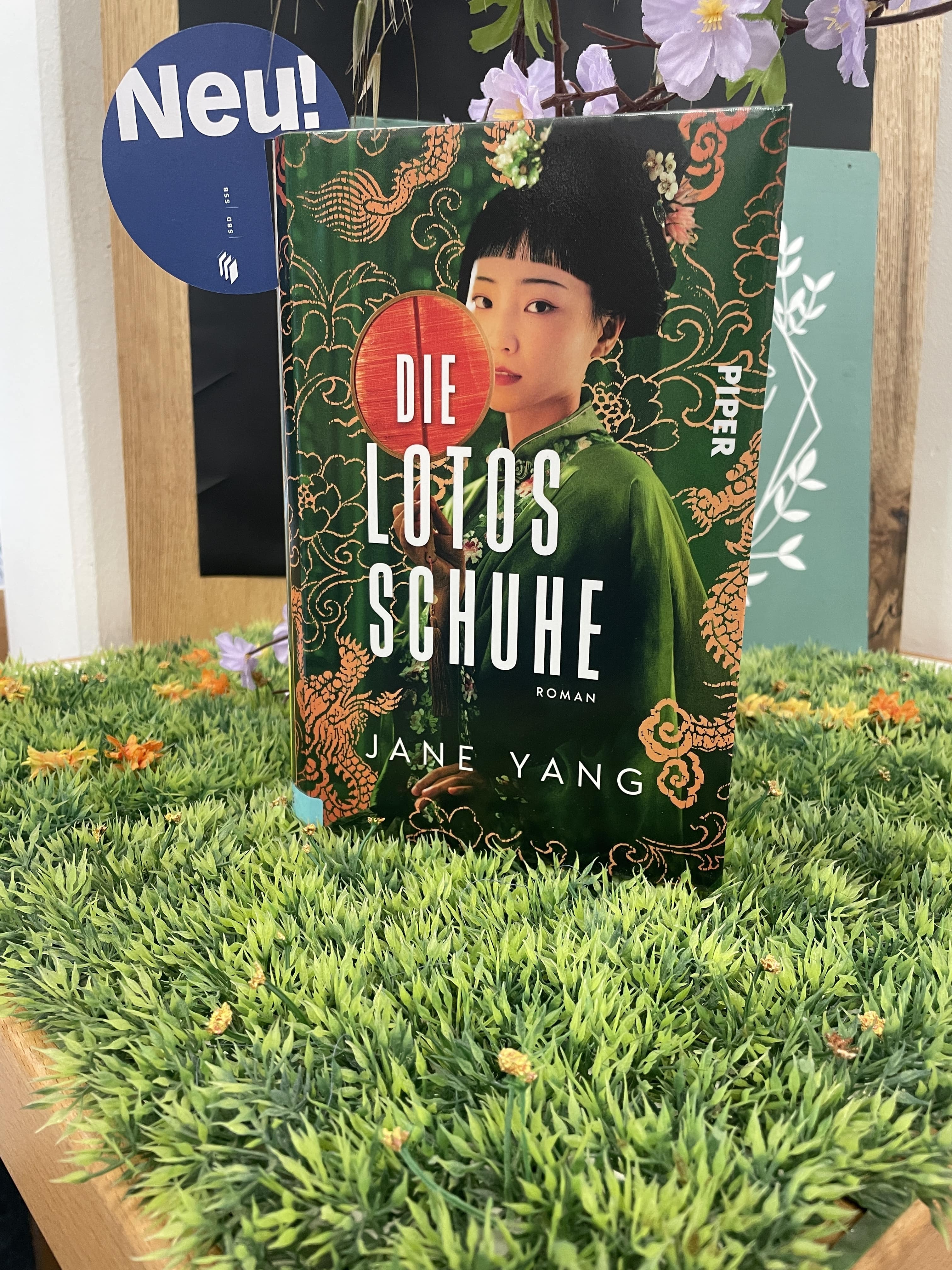 Jane Yang, Die Lotosschuhe