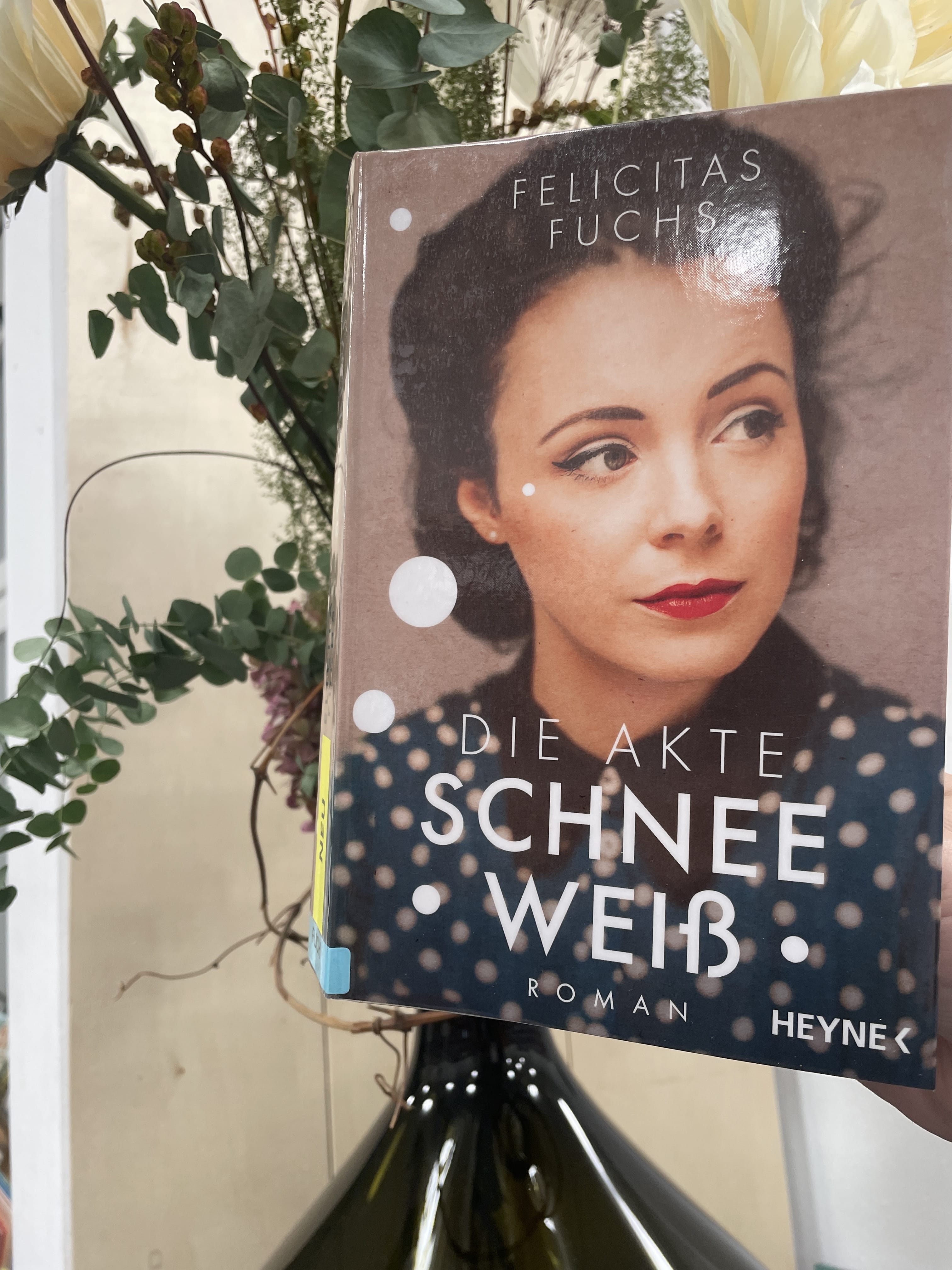 Felicitas Fuchs, Die Akte schneeweiss