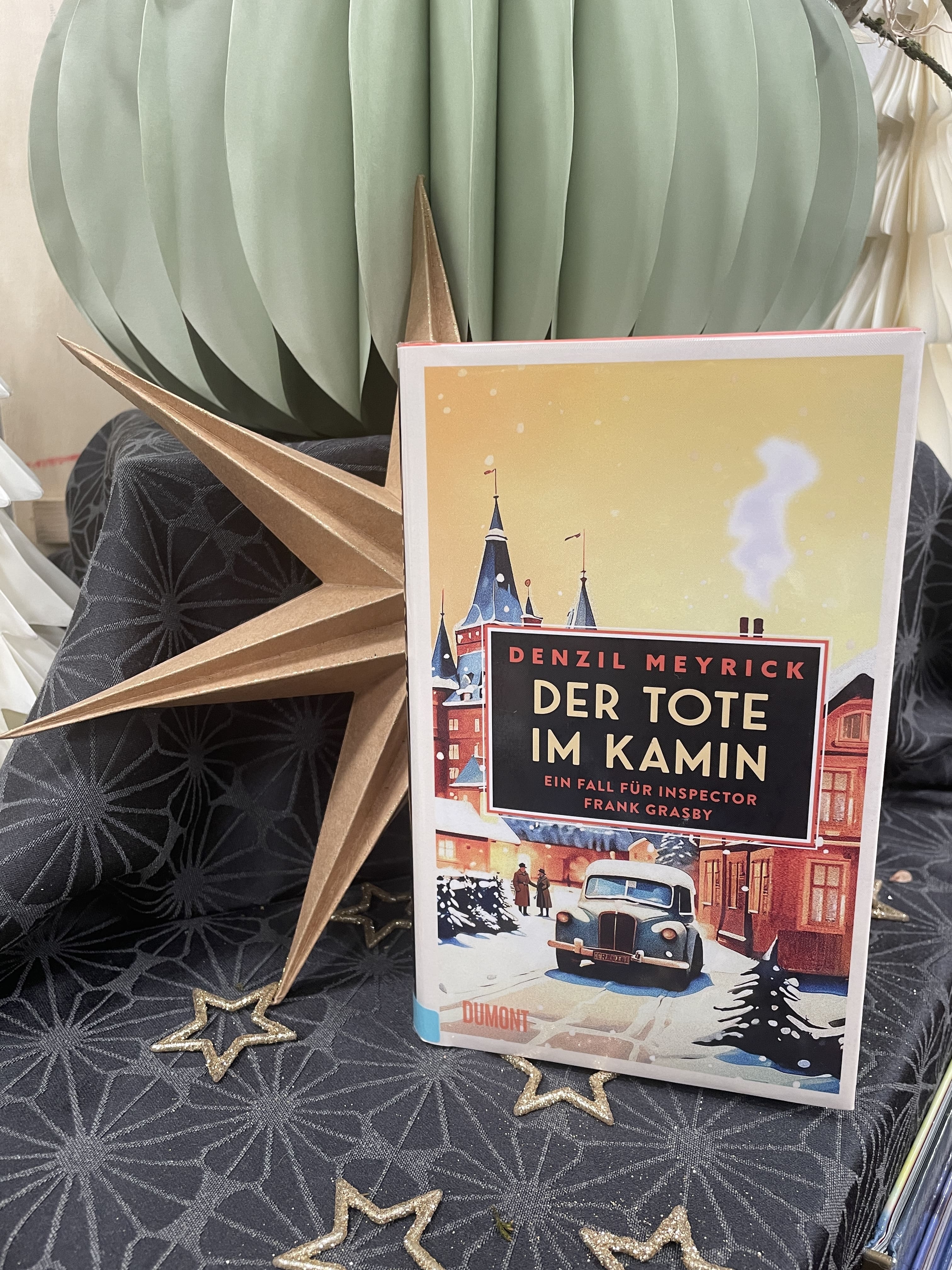 Denzil Meyrick, Der Tote im Kamin