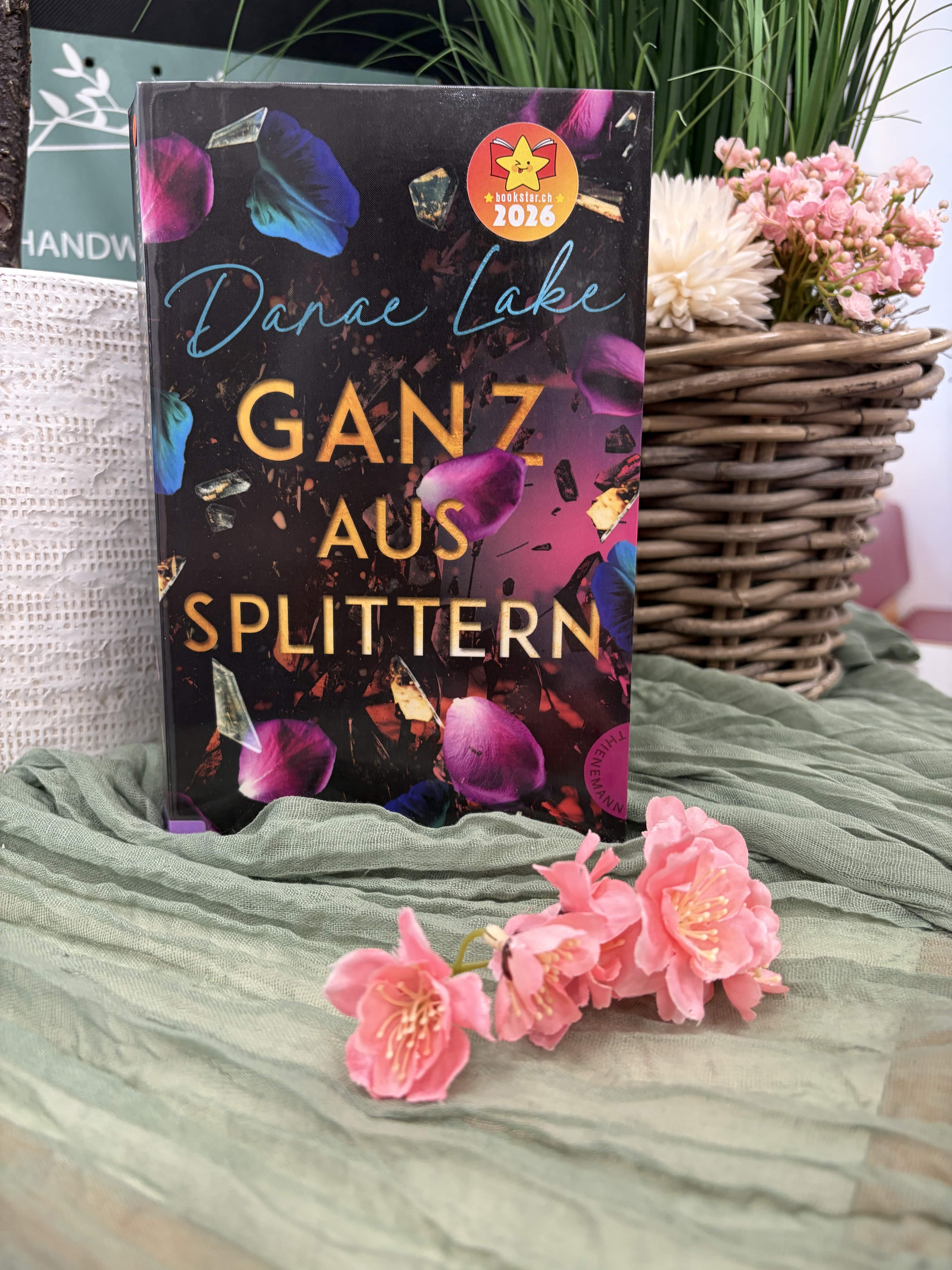 Danae Lake, Ganz aus Splittern