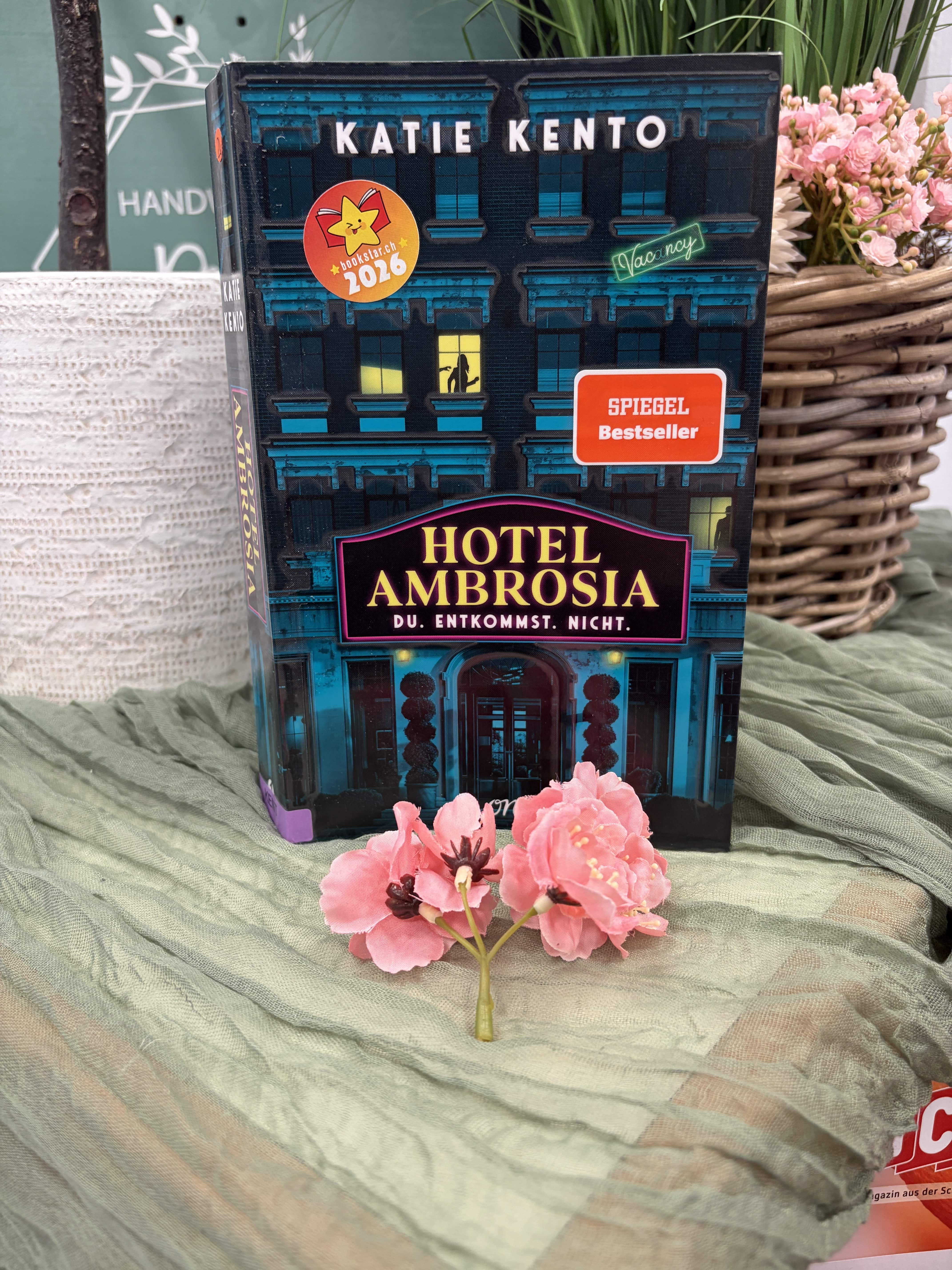 Katie Kento, Hotel Ambrosia